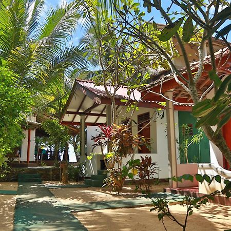 Panorama Rock Cafe Bed & Breakfast Tangalle Exterior foto