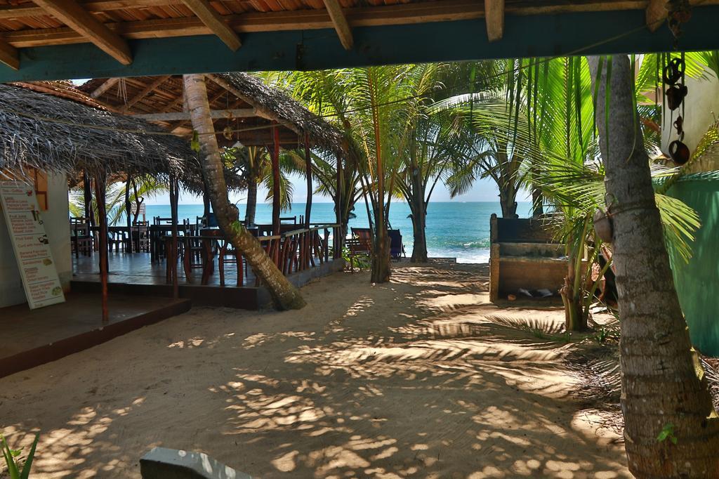 Panorama Rock Cafe Bed & Breakfast Tangalle Exterior foto