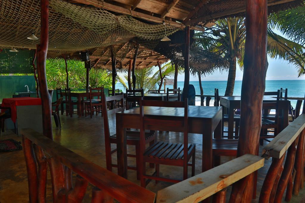 Panorama Rock Cafe Bed & Breakfast Tangalle Exterior foto