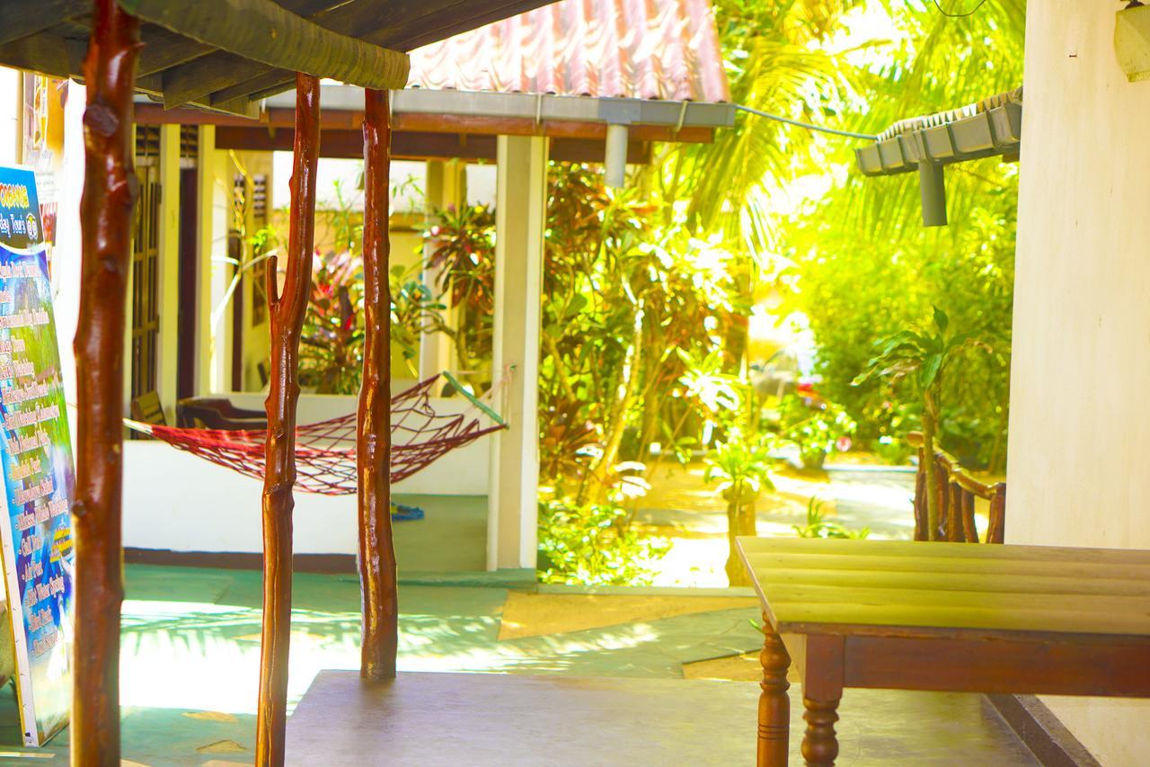 Panorama Rock Cafe Bed & Breakfast Tangalle Exterior foto