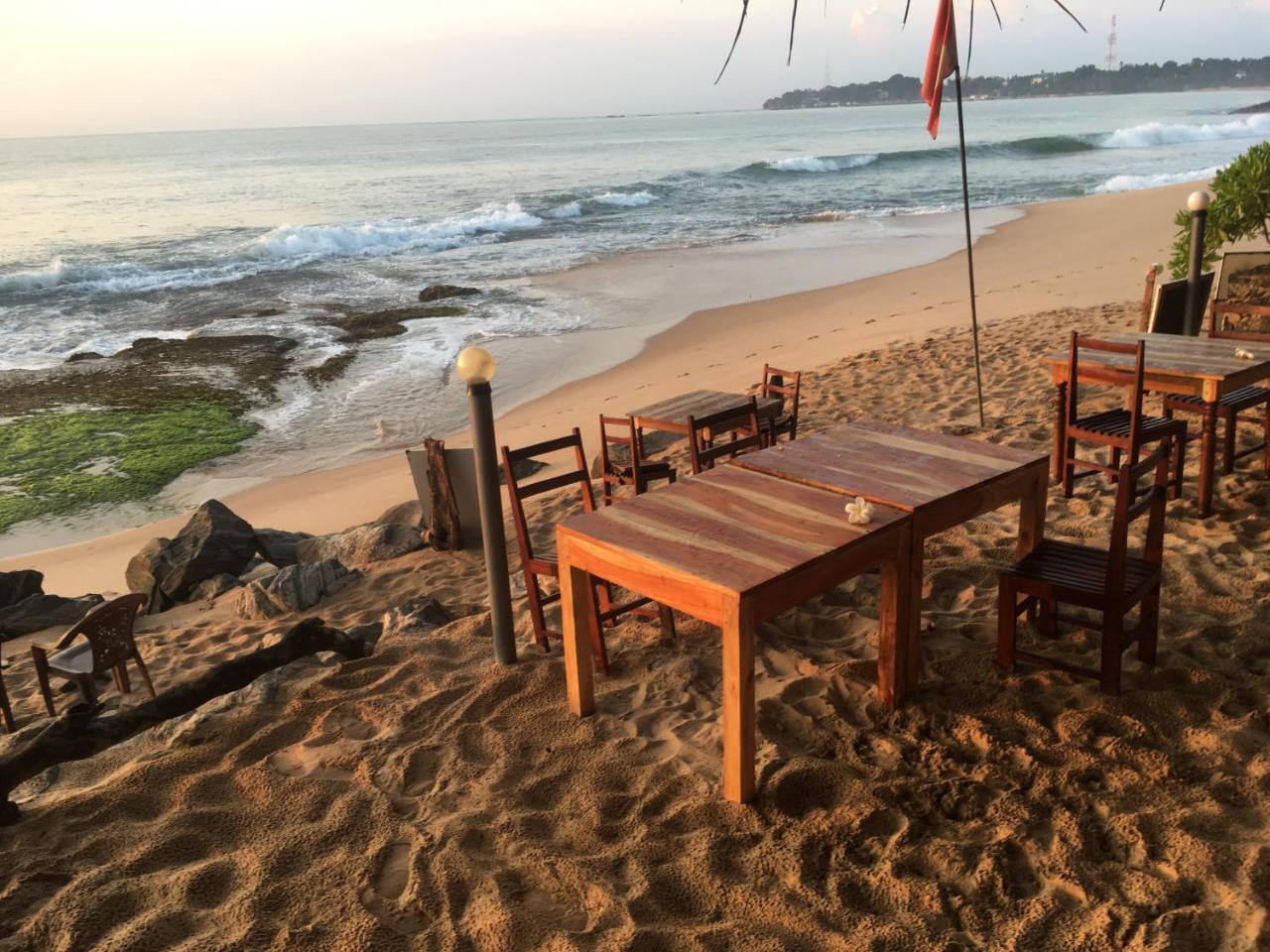 Panorama Rock Cafe Bed & Breakfast Tangalle Exterior foto